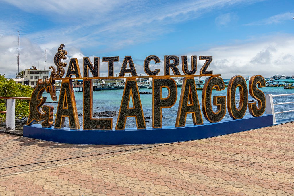 Santa Cruz Full Day Tour Galapagos snorkeling at Las Grietas