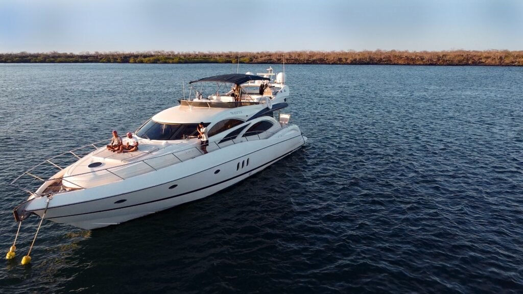 Santa Cruz full day tour Galapagos by boat